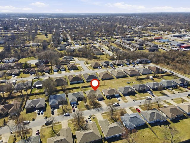 2420 W Rockwood Street, Springfield, MO 65807