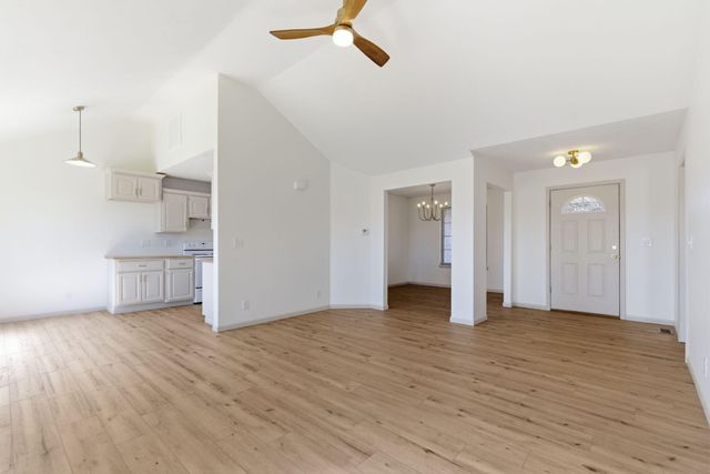 2420 W Rockwood Street, Springfield, MO 65807