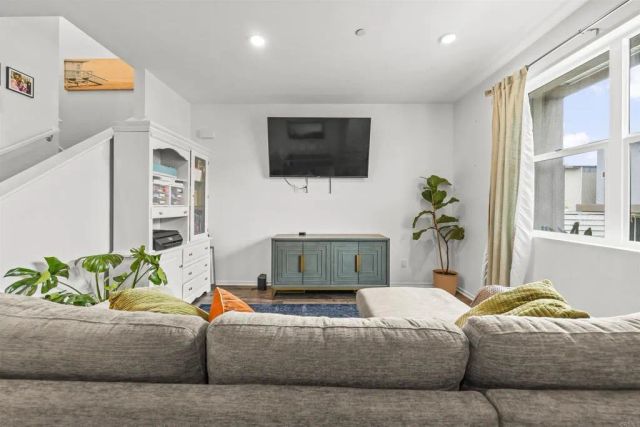 936 Cooper Place, San Diego, CA 92102