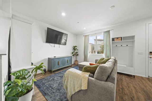 936 Cooper Place, San Diego, CA 92102