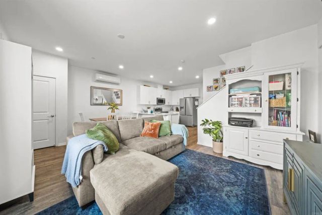 936 Cooper Place, San Diego, CA 92102