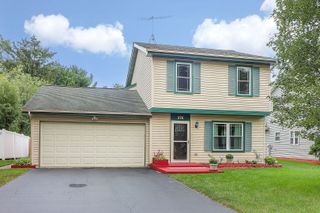 576 Springhill Circle, Naperville, IL 60563