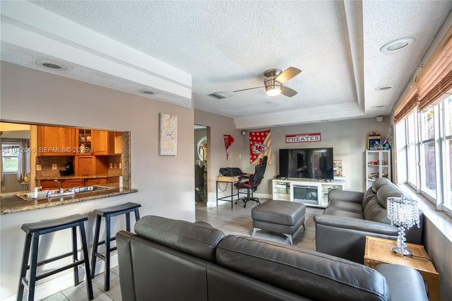 11700 Sheridan St, Pembroke Pines, FL 33026