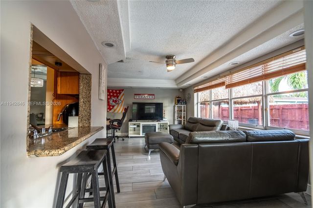 11700 Sheridan St, Pembroke Pines, FL 33026