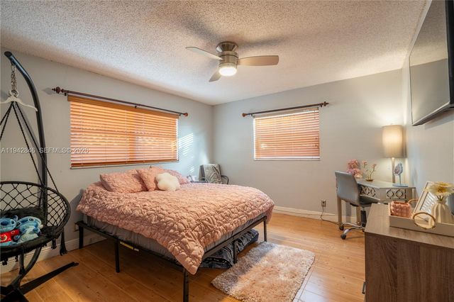 11700 Sheridan St, Pembroke Pines, FL 33026