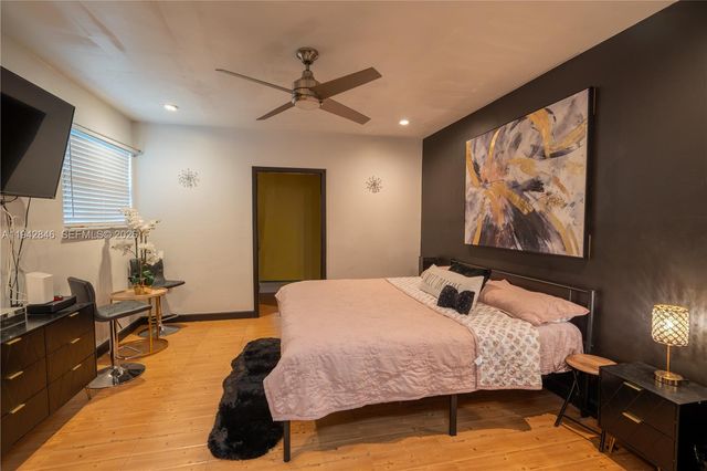 11700 Sheridan St, Pembroke Pines, FL 33026