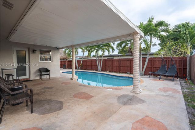 11700 Sheridan St, Pembroke Pines, FL 33026