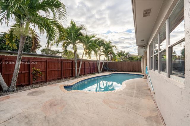 11700 Sheridan St, Pembroke Pines, FL 33026