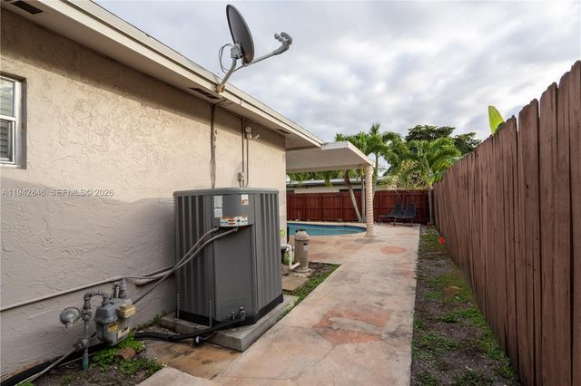 11700 Sheridan St, Pembroke Pines, FL 33026