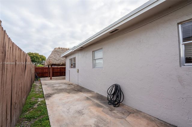 11700 Sheridan St, Pembroke Pines, FL 33026