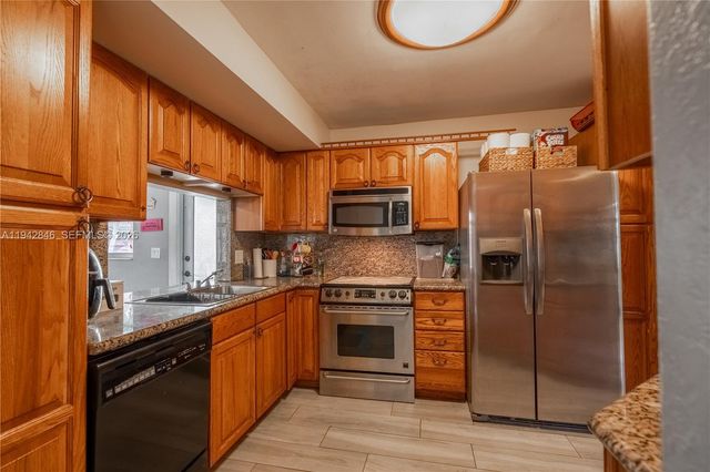 11700 Sheridan St, Pembroke Pines, FL 33026