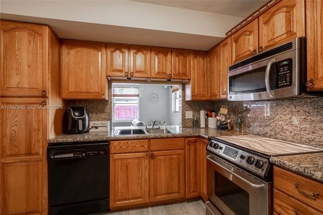 11700 Sheridan St, Pembroke Pines, FL 33026