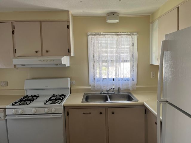 2536 Haverhill Road NE, Palm Bay, FL 32905