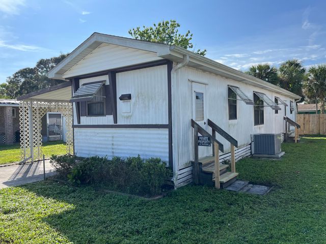 2536 Haverhill Road NE, Palm Bay, FL 32905