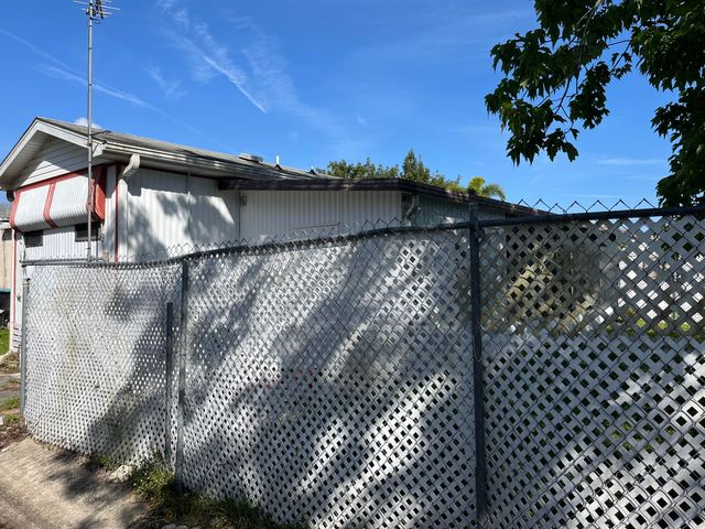 2536 Haverhill Road NE, Palm Bay, FL 32905