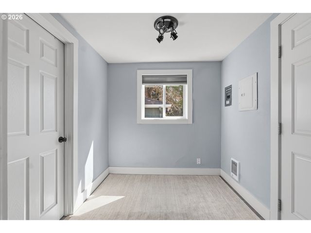 622 Se 111TH Ave, Portland, OR 97216