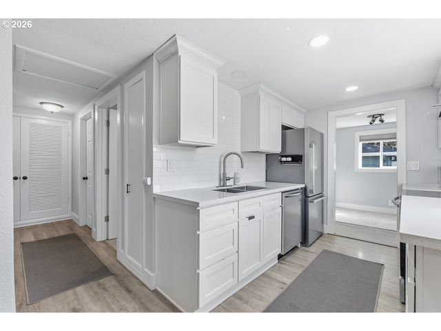 622 Se 111TH Ave, Portland, OR 97216