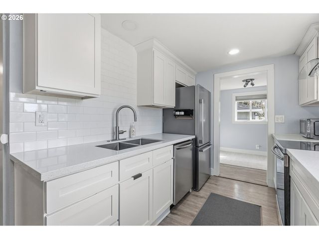 622 Se 111TH Ave, Portland, OR 97216