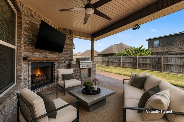 2302 SW Cadwell Avenue, Bentonville, AR 72713