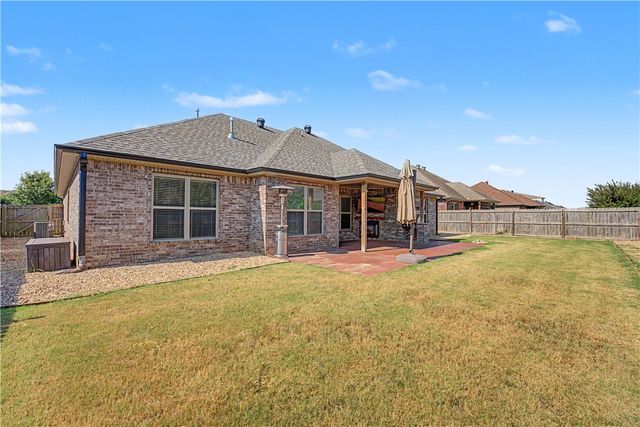 2302 SW Cadwell Avenue, Bentonville, AR 72713