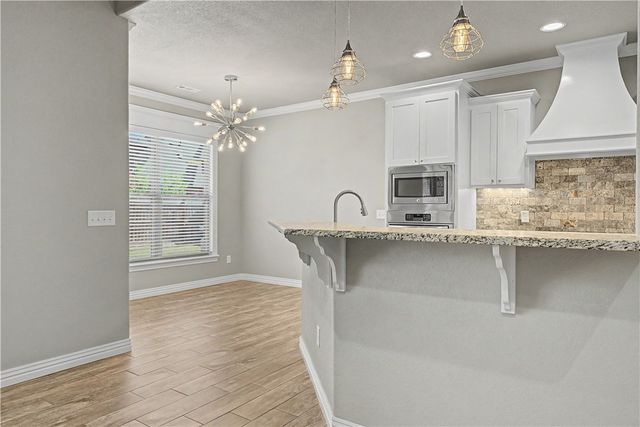 2302 SW Cadwell Avenue, Bentonville, AR 72713