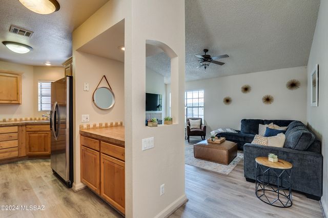 6441 N Tierra de las Catalinas Apt 52, Tucson, AZ 85718