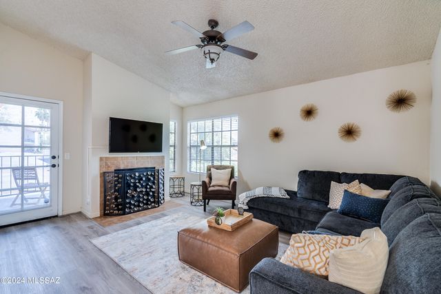 6441 N Tierra de las Catalinas Apt 52, Tucson, AZ 85718