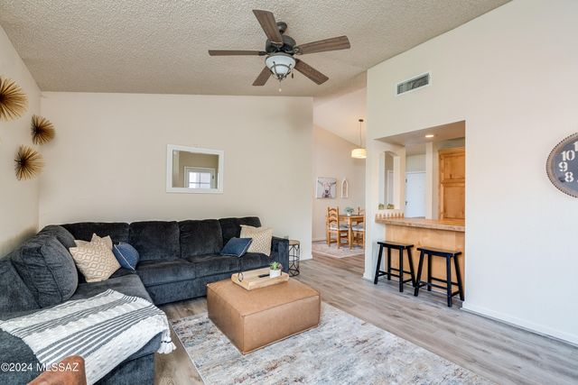 6441 N Tierra de las Catalinas Apt 52, Tucson, AZ 85718
