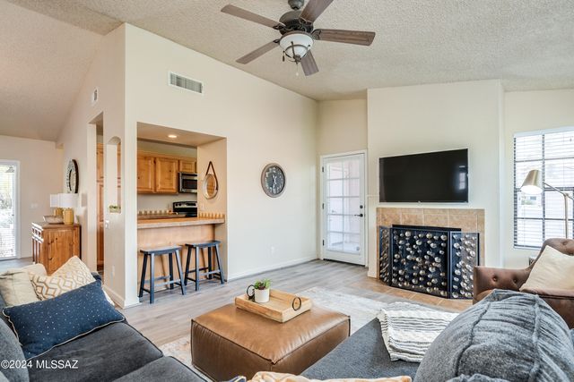 6441 N Tierra de las Catalinas Apt 52, Tucson, AZ 85718