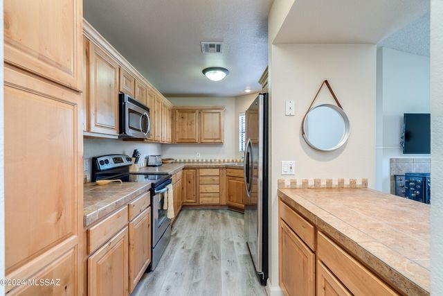 6441 N Tierra de las Catalinas Apt 52, Tucson, AZ 85718
