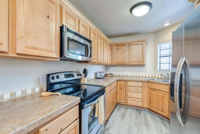 6441 N Tierra de las Catalinas Apt 52, Tucson, AZ 85718