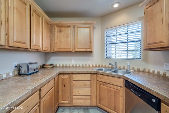 6441 N Tierra de las Catalinas Apt 52, Tucson, AZ 85718