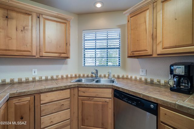 6441 N Tierra de las Catalinas Apt 52, Tucson, AZ 85718