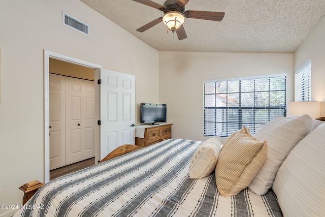 6441 N Tierra de las Catalinas Apt 52, Tucson, AZ 85718