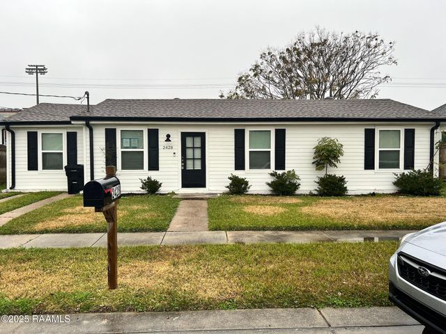 2428 Pecan Drive, Chalmette, LA 70043