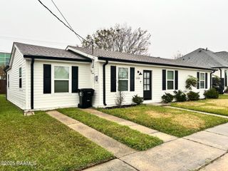 2428 Pecan Drive, Chalmette, LA 70043