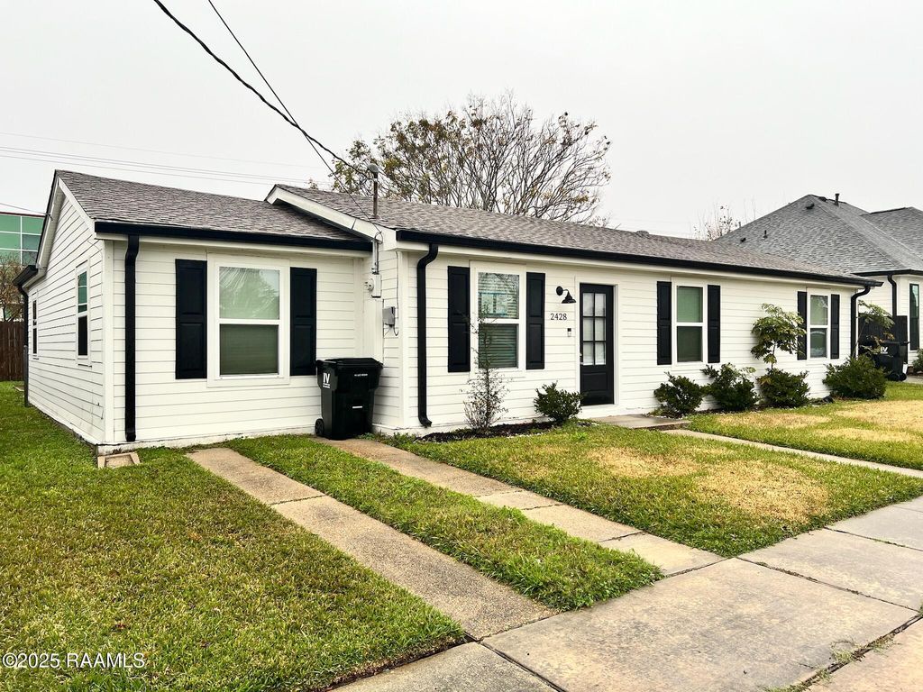 2428 Pecan Drive, Chalmette, LA 70043