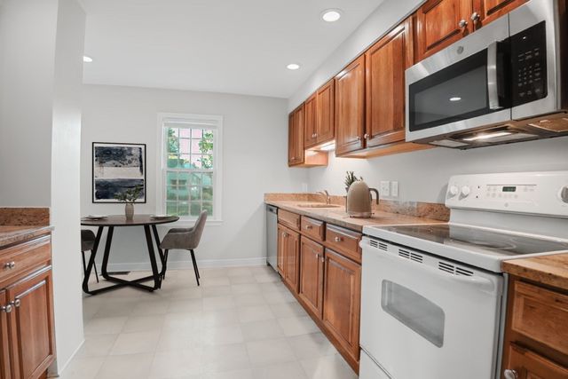 18 Muster Court 18, Lexington, MA 02420