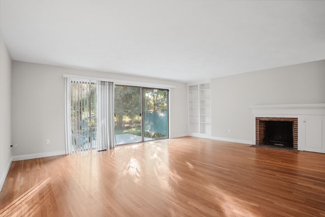 18 Muster Court 18, Lexington, MA 02420