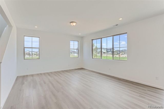 170 S Vandriver Way, Aurora, CO 80018