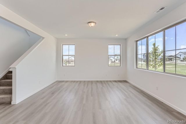 170 S Vandriver Way, Aurora, CO 80018