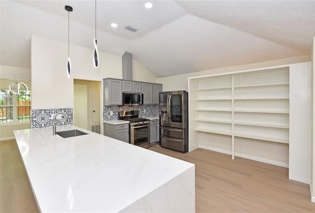 7034 River Bluff Drive, Houston, TX 77085