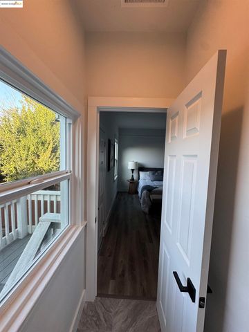 878 Athens Ave, Oakland, CA 94607