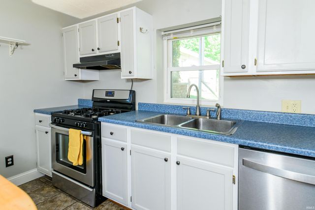 802 W Country Club, Bloomington, IN 47403