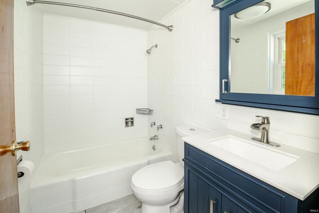 802 W Country Club, Bloomington, IN 47403