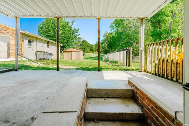 802 W Country Club, Bloomington, IN 47403