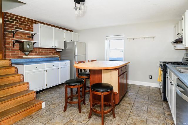 802 W Country Club, Bloomington, IN 47403