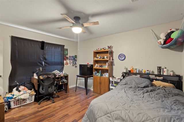 5215 Ganzer Road W, Krum, TX 76249