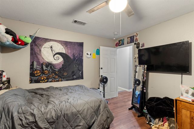 5215 Ganzer Road W, Krum, TX 76249