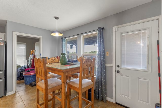 5215 Ganzer Road W, Krum, TX 76249